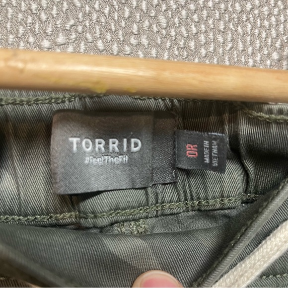 0R (12) L Torrid Drawstring Pull-On Camouflage Twill Pants NWOT - Picture 6 of 7